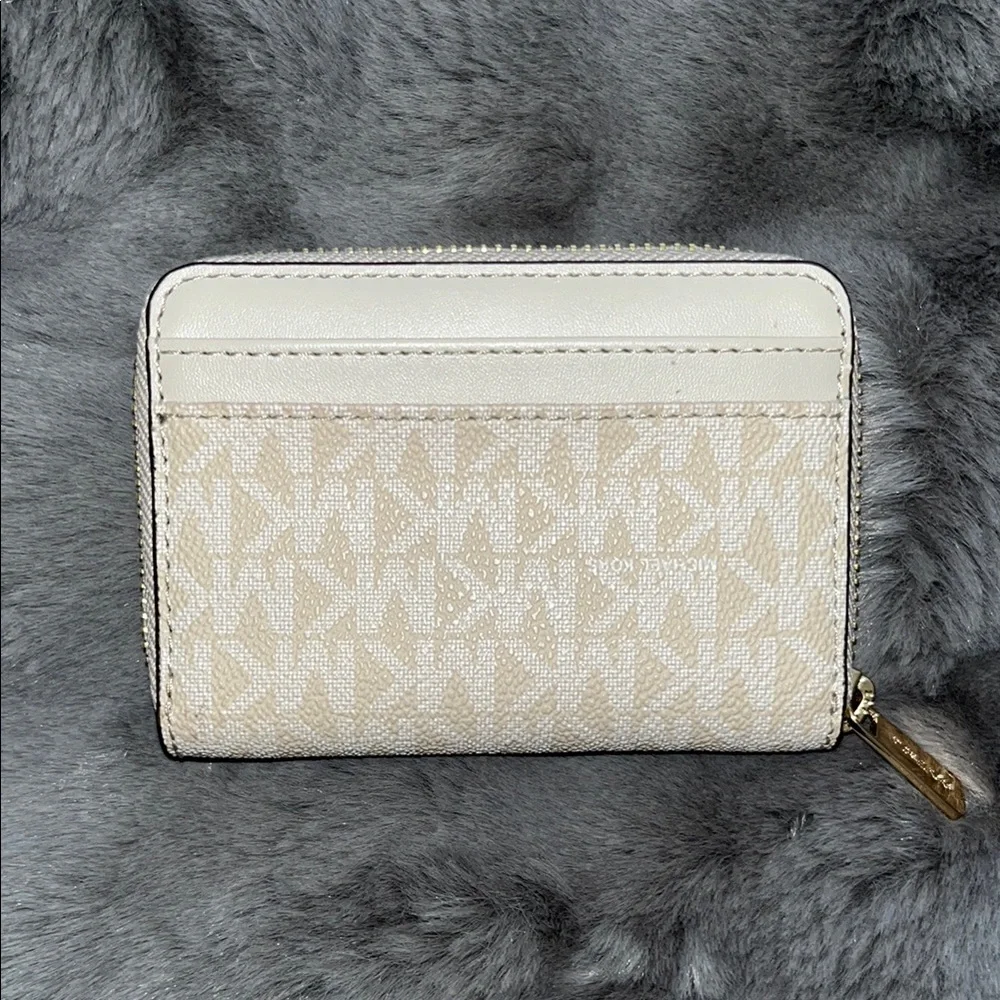 Michael Kors Wallet - Picture 2 of 3